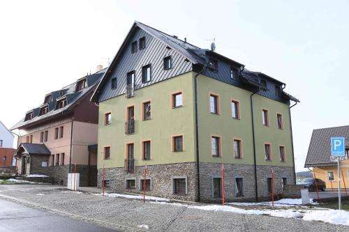 www.apartmanyaura.cz