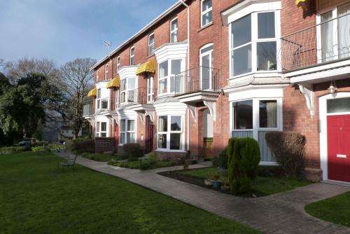 www.hurstdene.co.uk