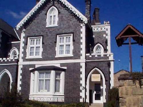 www.warwickparkhouse.co.uk