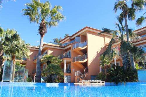 www.apartamentosflamingohills.com