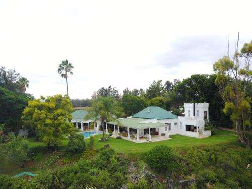 www.avocarivercabins.co.za
