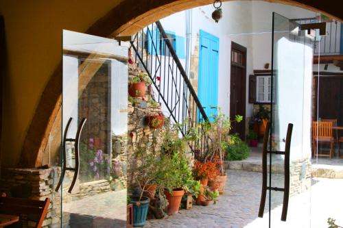 www.aperantiagrotourism.com