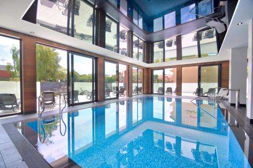 www.savanaresort.mielno.pl