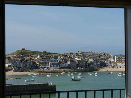 www.harbourviewonline.co.uk