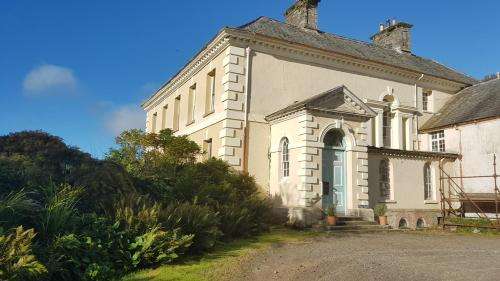 www.kelly-house.co.uk