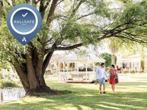www.parklandsresort.com.au