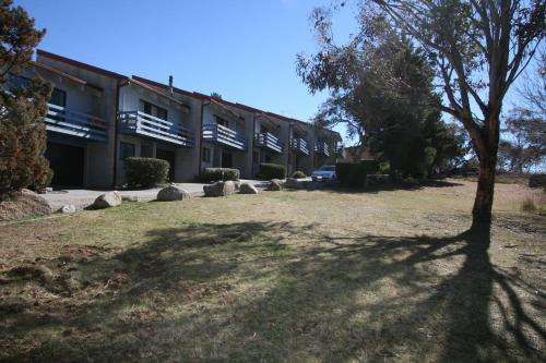 www.alphacentauritownhouses.com