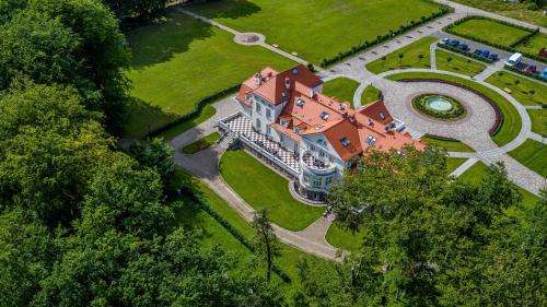 www.palac-lebunia.pl