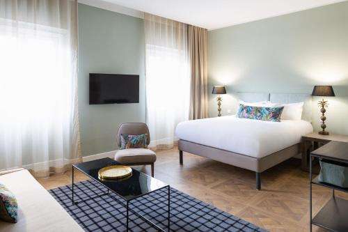 www.hotel-maison-montgrand.com