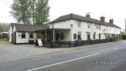 www.thehawkenbury.com