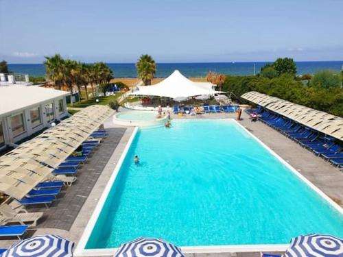 www.medeabeachresortpaestum.it