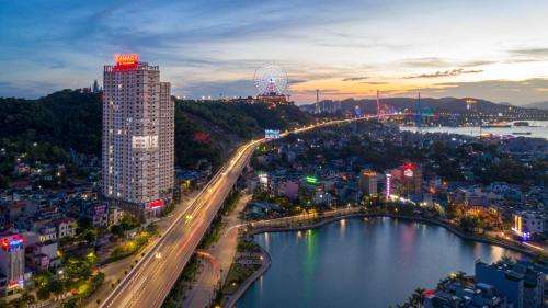 www.ramadahalongbayview.vn
