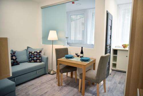 www.roomstore.hu