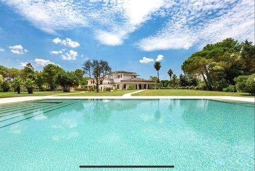 www.lenaboutiqueresort.com