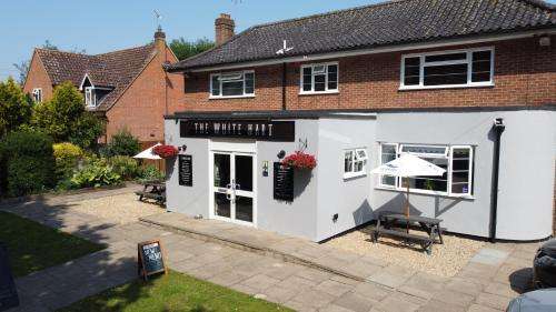 www.ashillwhitehart.co.uk