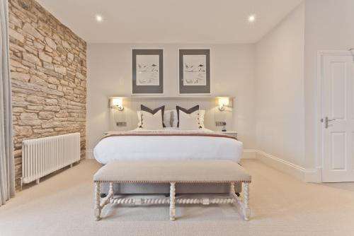 www.thetithebarnhotel.co.uk