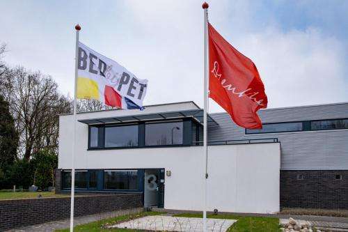 www.bedbijpet.nl