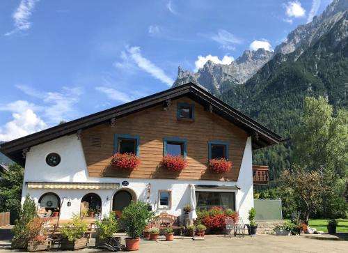 www.edlhuber-mittenwald.de