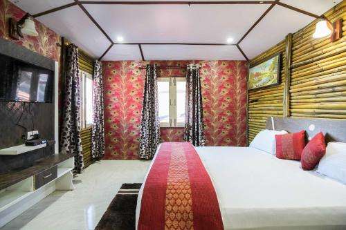 www.glamwoodresort.com