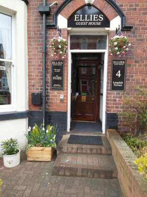 www.elliesguesthouse.co.uk