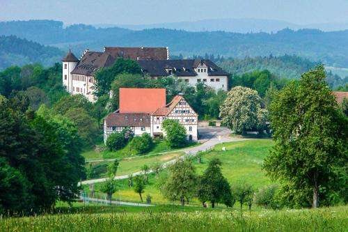 www.schloss-hohenfels.de