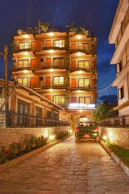 www.crystalpalacepokhara.com