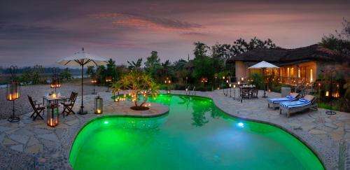 www.barahijunglelodge.com