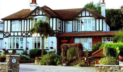 www.newtonhousetorquay.co.uk