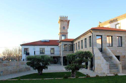 www.casadatorreviseu.pt