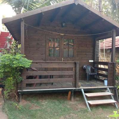 www.lamarinebeachcottages.com