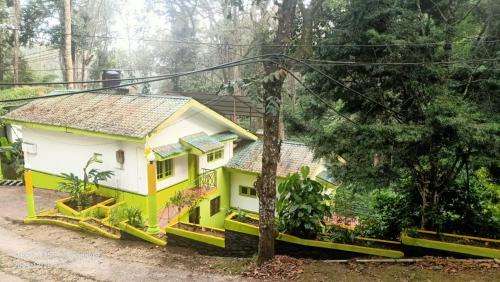 www.woodpeckermunnar.com