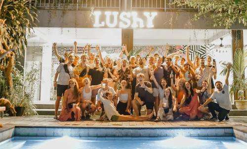 www.lushyhostels.com