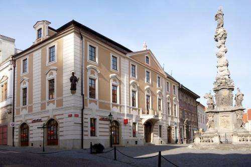 www.palacekutnahora.cz