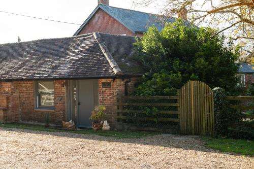 www.newforestshortbreaks.com