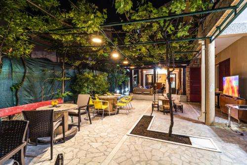 www.hostelbudva.com