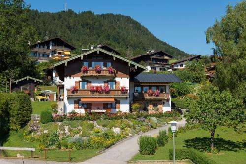 www.gaestehaus-karoline.de