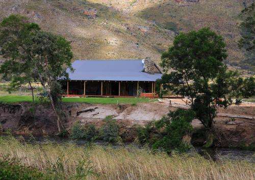 www.riveredgeaccom.co.za