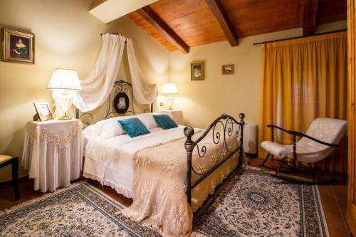 www.villasanterasmo.it