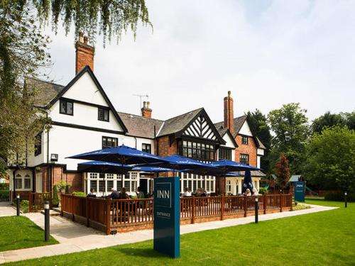 www.theinnatwoodhallspa.co.uk