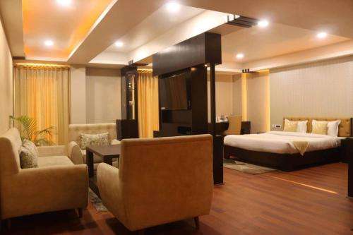 www.hotelthekalyaniz.com