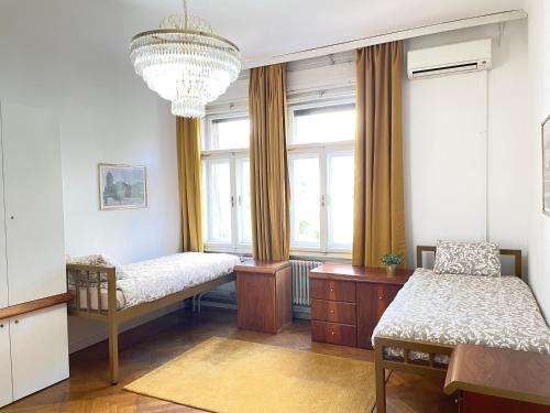 www.roomsmiklosiceva.com