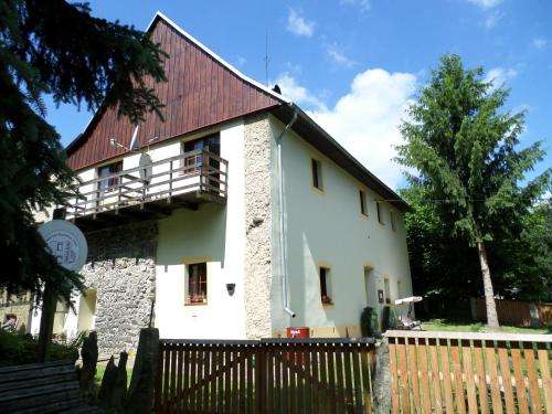 www.bedandbreakfast-tvrz.cz