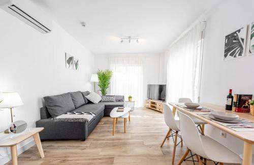 www.apartamentostobosoplaza.com