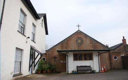 www.dulvertonhostel.org
