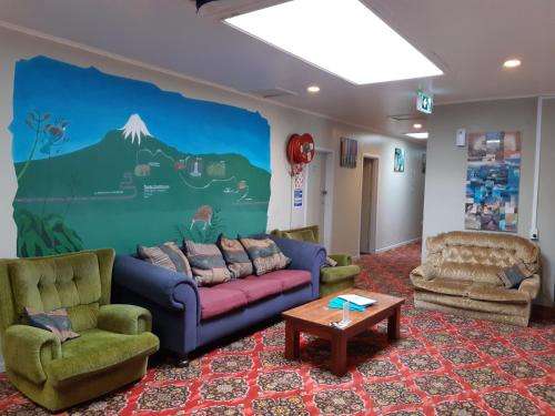 www.arikibackpackers.com