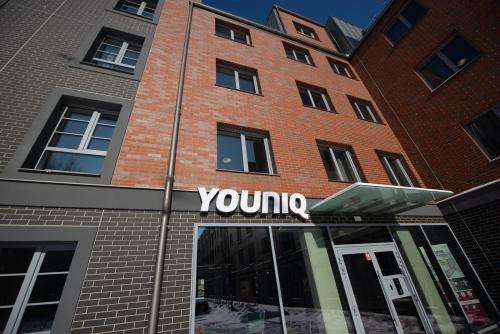 www.youniq-living.com