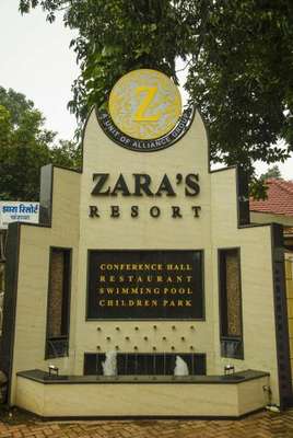 www.zarasresort.com