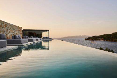 www.azurretreat.com
