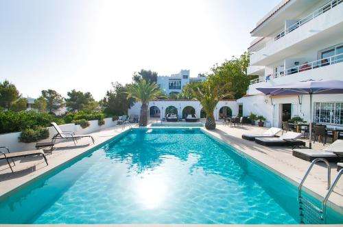 www.sunsetoasisibiza.com