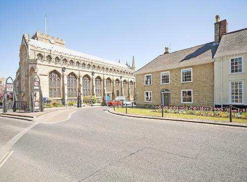 www.crownplace.co.uk